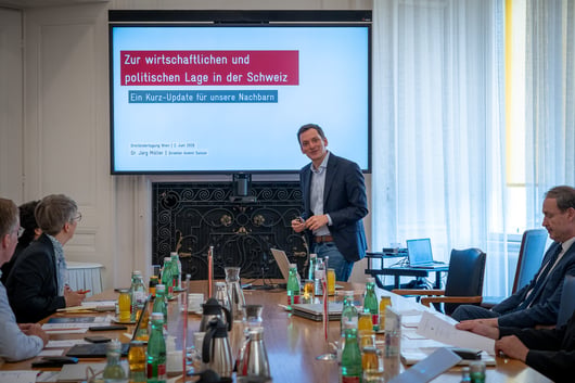 weekly_2026_Nr. 24_Dreiländertagung mit Jürg Müller